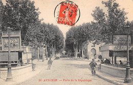 Avignon       84       Porte De La République. Café De La Gare    (voir Scan) - Avignon