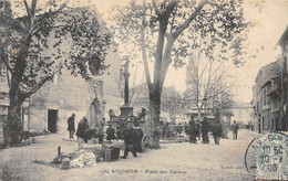 Avignon          84         Place Des Carmes. Marché Aux Puces  ??    (voir Scan) - Avignon