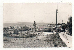 Chanteloup-les-Vignes (78) : Vue Panoramique Sur Le Quartier De L'église Pris De La Route D'accès En 1950 PF. - Chanteloup Les Vignes