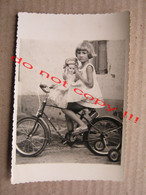SFRJ Yugoslavia -Girl With A Big Doll, Bicycle With Auxiliary Wheels ( 1966 ) - Persone Anonimi