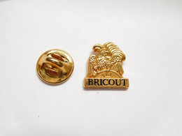 Superbe Pin's Pins En Relief , Champagne Bricout , Signé Corner Coinderoux - Boissons