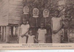 RELIGIEUSES  S OCUPANT  DES FEMMES INDIGENES  DE LA COTE EST DE L ILE  BUKA CARTE PROVENANCE D UN CARNET - Solomon Islands