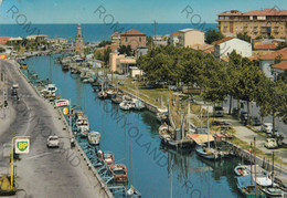 CARTOLINA  CERVIA MILAMO MARITTIMA,EMILIA ROMAGNA,PORTO CANALE,BARCHE A VELA,LUNGOMARE,ESTATE,VIAGGIATA - Ravenna