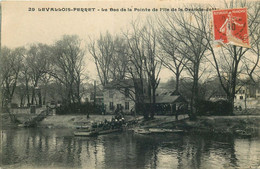 92  LEVALLOIS PERRET    Le Bac De La Pointe De L'ile - Levallois Perret