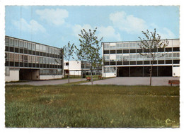 CHEF-BOUTONNE --1978 -- Le CET  ( Collège Enseignement Technique)....timbre...cachet...... à Saisir - Chef Boutonne