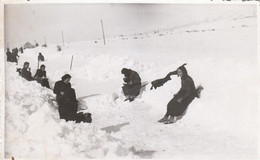 Pauza Na čišćenju Ulica Od Snega. Livno 1944. Godine - Lieux