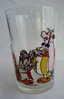 RARE VERRE PUBLICITAIRE ASTERIX AMORA 1968 19b OBELIX BRAIES JAUNES - Dishes