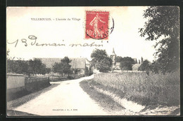 CPA Villebougis, L` Entrée Du Village - Villebougis