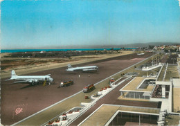 CPSM FRANCE 06 "Nice, Aéroport, L'aire De Stationnement' - Luchtvaart - Luchthaven