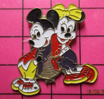 SP04 Pin's Pins : BEAU ET RARE / THEME : DISNEY / MICKEY ET MINNIE Par YOSHINORI PIN'S - Disney