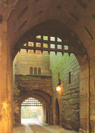 PORTCULLIS AND MURDER HOLES, WARWICK CASTLE. UNUSED POSTCARD Tc5 - Warwick