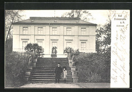 AK Bad Freienwalde A. O., Schloss Und Herr Mit Kind - Bad Freienwalde