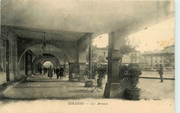 Mirande * Les Arceaux * Café * Place Et Kiosque - Mirande