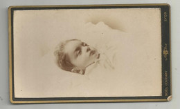 Photographie Enfant Décédé Décés Sur Lit De Mort Photo Cdv De Noel Coudant A Lyon - Old (before 1900)