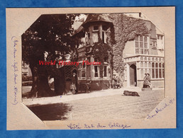Photo Ancienne - SOUTHEND College - 1910 - Est Du College - Fille Avec Raquette - England Robe Essex Westcliff On Sea - Sport