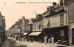 N°540 K -cpa Ouistreham -hôtel Des Voyageurs Et La Grande Rue- - Ouistreham