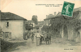 St Christophe De Chalais * L'arrivée Par La Route De St Quentin * Attelage Boeufs - Sonstige & Ohne Zuordnung