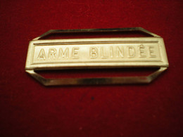 AGRAFE "ARME BLINDEE" POUR MEDAILLE ORDONNANCE - Autres & Non Classés