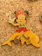 PIN'S MINNIE SUR UN DAUPHIN - Disney