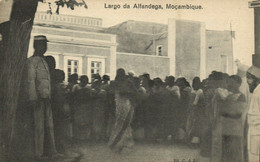 PC CPA MOZAMBIQUE, LARGO DA ALFANDEGA, Vintage Postcard (b24878) - Mozambique