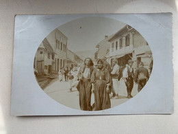 Albania Albanien Shqipenia 4427 Street Scene 1915 Local People Couple Traditional Costume - Albanie