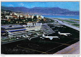 Carte Postale  06.  Nice  Aéroport De Nice -Cote-D'Azur  La Tour De Controle Et Les Avions Sur Le Parking Très Beau Plan - Transport Aérien - Aéroport