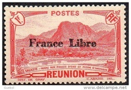 Réunion N° 204 ** Vue -> Salazie, Mare Aux Poules D'eau Et Piton D'Auchain - 1f Rouge - Surchargée France Libre - Nuevos