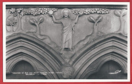 UK.- SALISBURY CATHEDRAL. - CREATION OF SUN AND MOON - CHAPTER HOUSE CARVING. - Salisbury