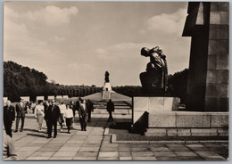 Berlin Treptow - S/w Sowjetisches Ehrenmal 19 - Treptow