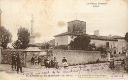 SAINT ANDRE DE CHALENCON  LA PLACE DE LA REPUBLIQUE - Autres & Non Classés