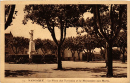 CPA MANOSQUE La Place Des Terreaux Et Le Mon Aux Morts (683613) - Manosque