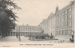 59 - DOUAI - Collège De Jeunes Filles - Cour Intérieure - Douai