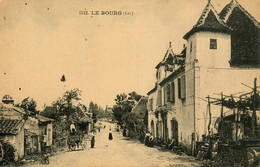 Le Bourg * Vue Intérieure Du Village * Une Rue - Andere & Zonder Classificatie