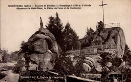 NOIRETABLE    ( LOIRE )   ROCHERS DE PERTINES A L ' HERMITAGE A 1306 M. D ' ALTITUDE DECOUVRANT LE MONT-BLANC - Noiretable