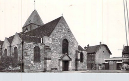 Cpsm 78] Yvelines > Beynes  La Place De L église La Salle Familiale De Spectacle - Beynes