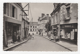 49 - LONGUÉ - RUE YVONNE COMPÈRE - COMMERCES LIBRAIRIE, TABAC,  BAZAR, DOCKS DE FRANCE - CPSM DENTELÉE 1955 - Unclassified