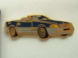 PIN'S MERCEDES CABRIOLET BLEUE - ARTHUS BERTRAND - Mercedes