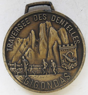 Médaille En Aluminium ,Traversée Des Dentelles . Gigondas. 84 Vaucluse. - Atletiek