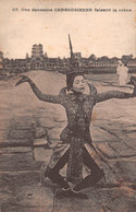 ¤¤   -  CAMBODGE   -   Danseuse Cambodgienne Faisant La Scène    -  ¤¤ - Kambodscha