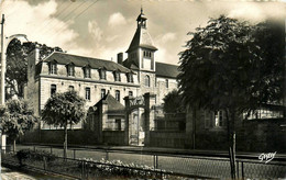 Guingamp - Vue Sur Le Lycée Auguste Pavie - école Scolaire - Guingamp