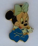 BD251 Pin's DISNEY DAISY BEBE  Signé Disney VERSION Hauteur 28 Mm Achat Immédiat - Disney