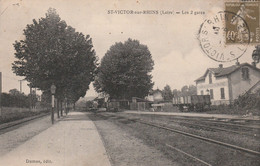 SAINT-VICTOR-SUR-RHINS (Loire)  - Les 2 Gares - Andere Gemeenten