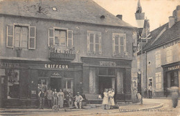 CPA 03 LURCY LEVY PLACE DE LA REPUBLIQUE - Autres & Non Classés