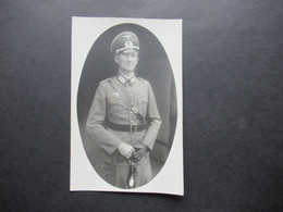 Echtfoto AK 2.WK Soldat / Höherer Militärrang Mit Abzeichen - Uniforms