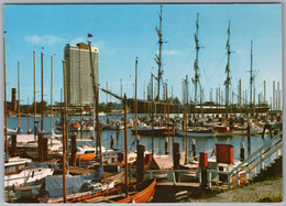 Lübeck Travemünde - Yachthafen Mit Museumsschiff Segelschiff Passat - Lübeck-Travemuende