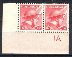 ** Tchécoslovaquie 1945 Mi 447 (Yv 395), (MNH) - Plaatfouten En Curiosa