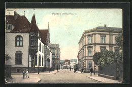 AK Döbeln, Königstrasse Mit Passanten - Doebeln