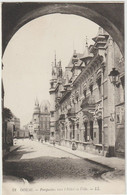 Douai (59 - Nord)  Perspective Vers L'Hôtel De Ville - Douai