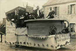 Savenay * Carte Photo * Jour De Cavalcade * Un Char LE JUS RIT ! * Photographe E. Doré - Savenay