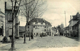 Les Abrets * La Place Et La Route De Chambéry * Hôtel GUAZ * épicerie FERRAND - Les Abrets
